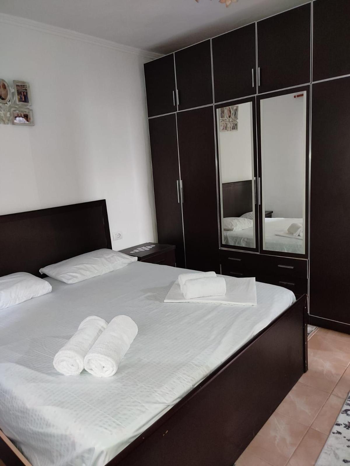Guest House Eloid Berat Extérieur photo