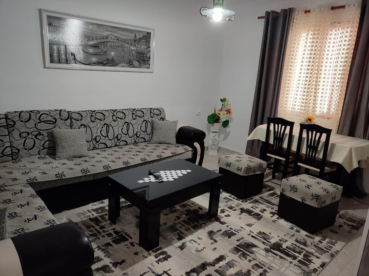Guest House Eloid Berat Extérieur photo