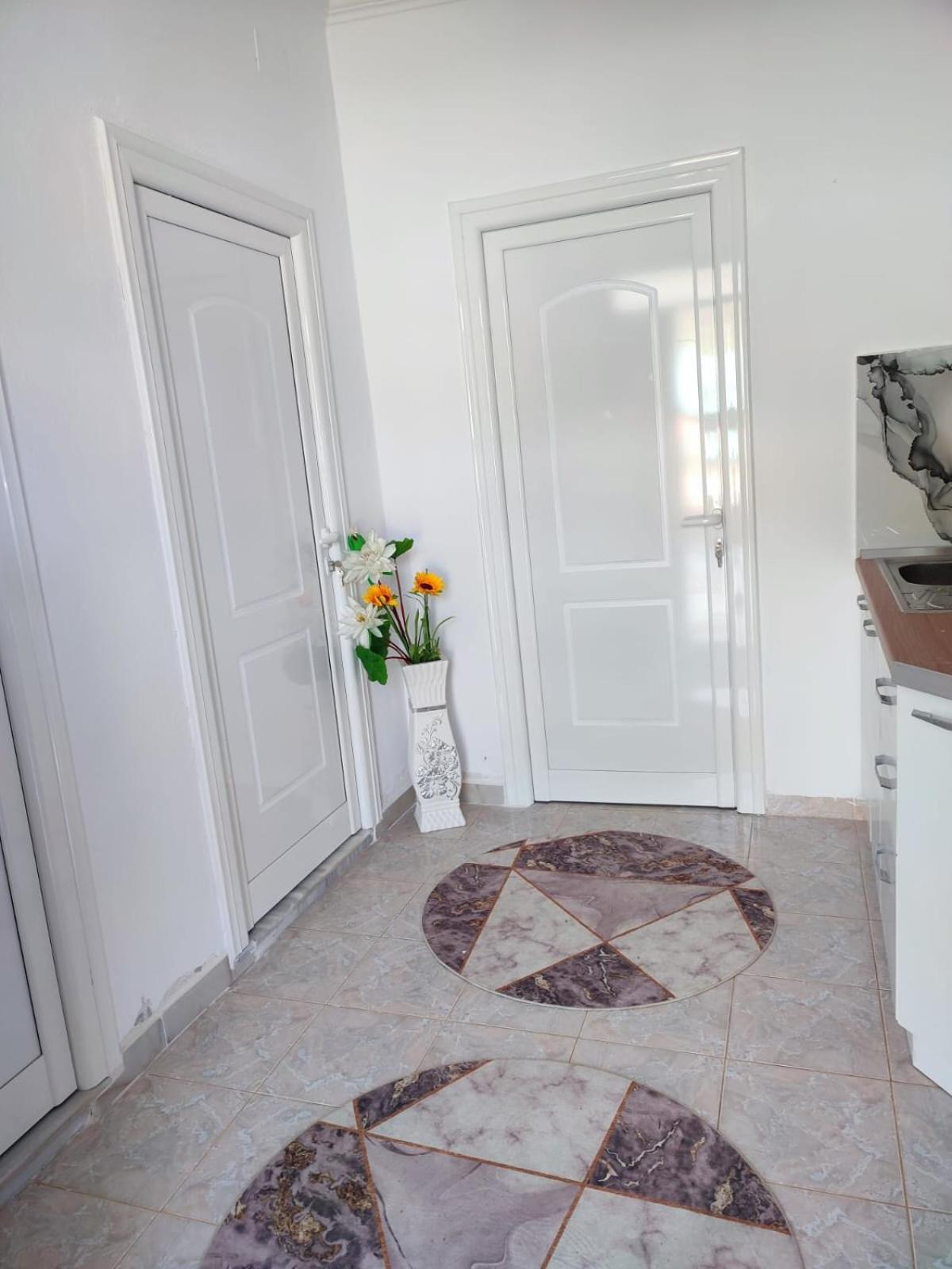 Guest House Eloid Berat Extérieur photo