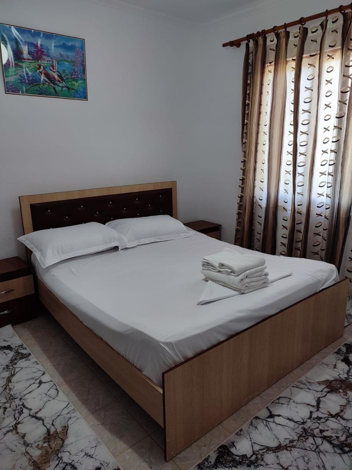 Guest House Eloid Berat Extérieur photo
