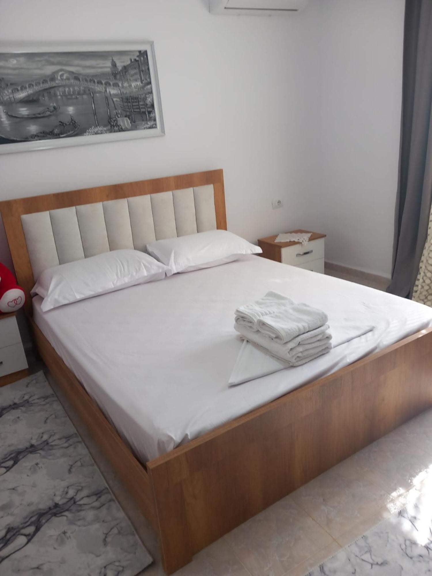Guest House Eloid Berat Extérieur photo