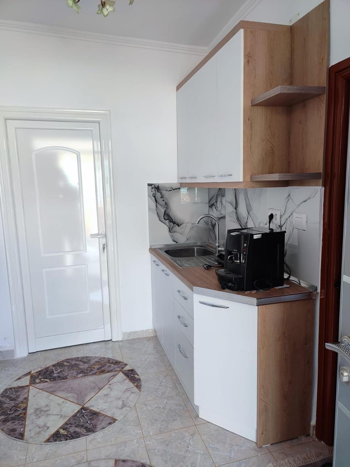 Guest House Eloid Berat Extérieur photo
