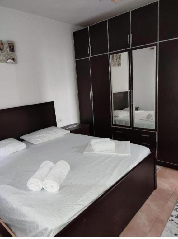 Guest House Eloid Berat Extérieur photo